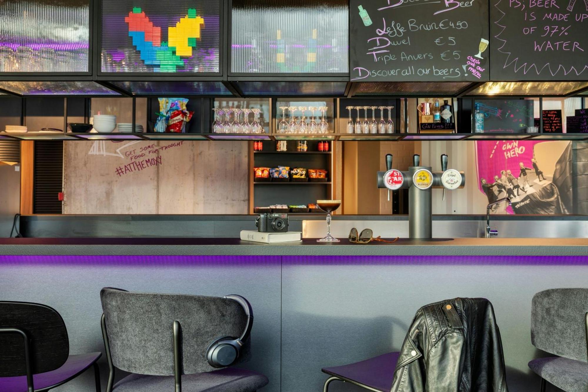 Отель Moxy Антверпен Экстерьер фото
