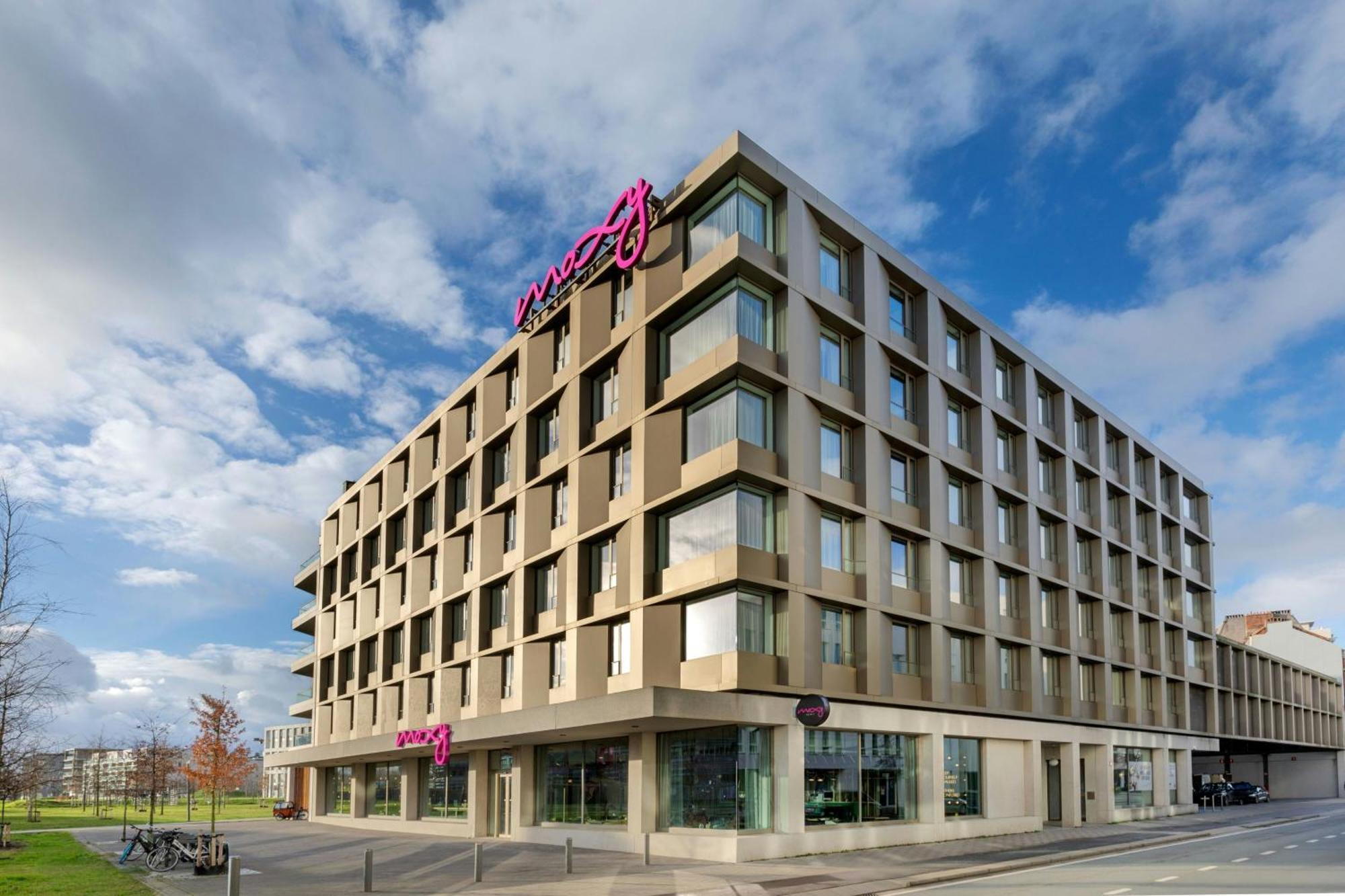 Отель Moxy Антверпен Экстерьер фото